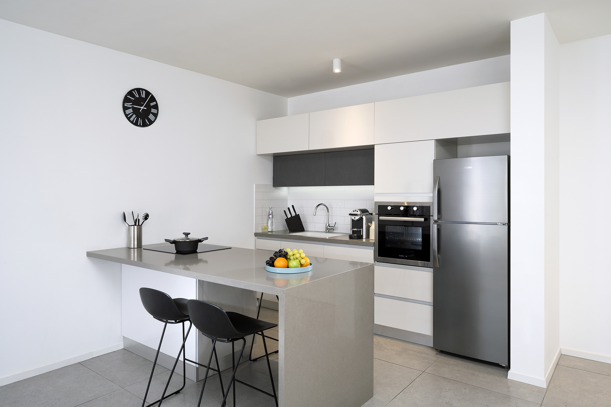 Three Bedroom Apartment With Balcony - Kitchen