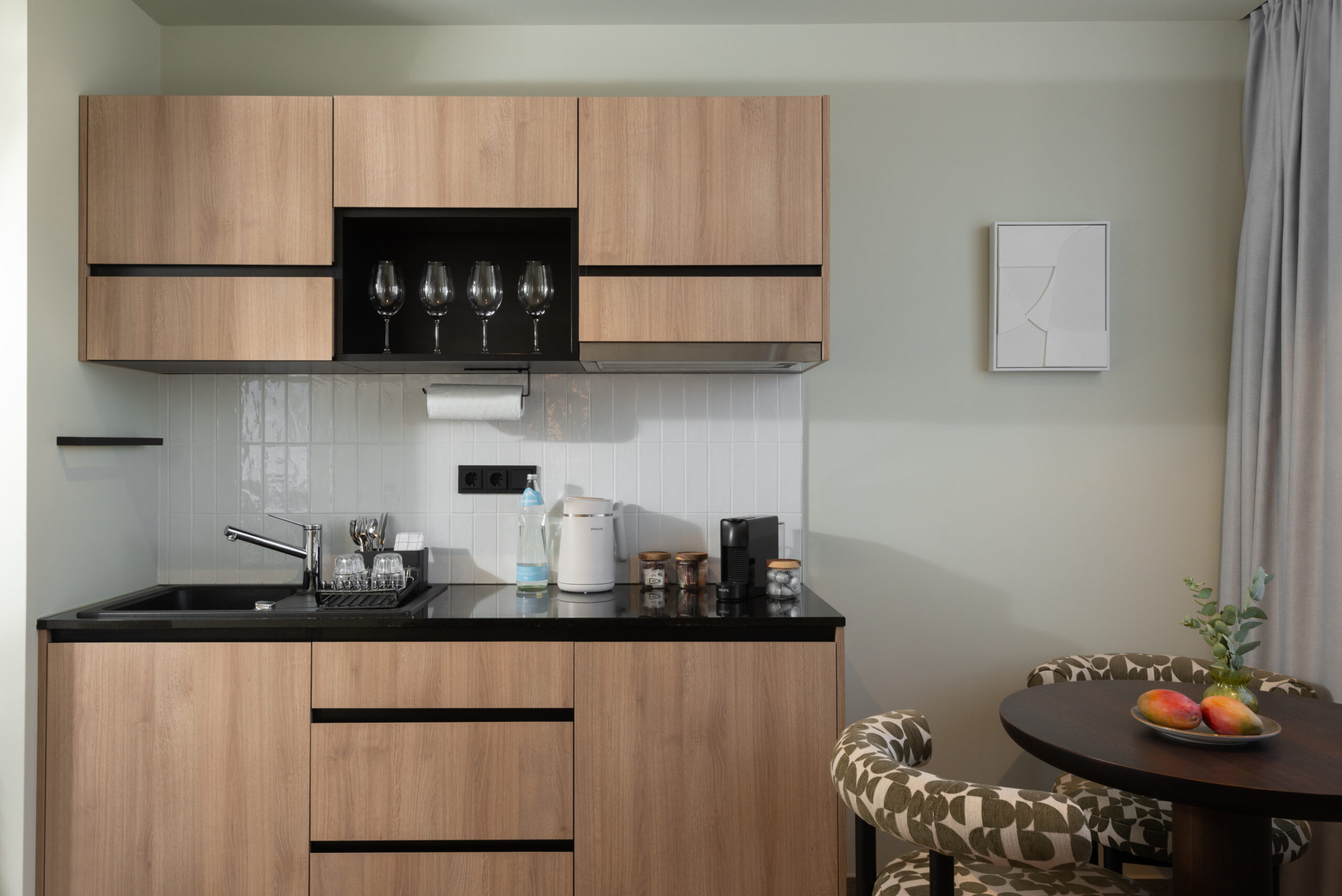 Deluxe One Bedroom with Single Sofabed - Bed