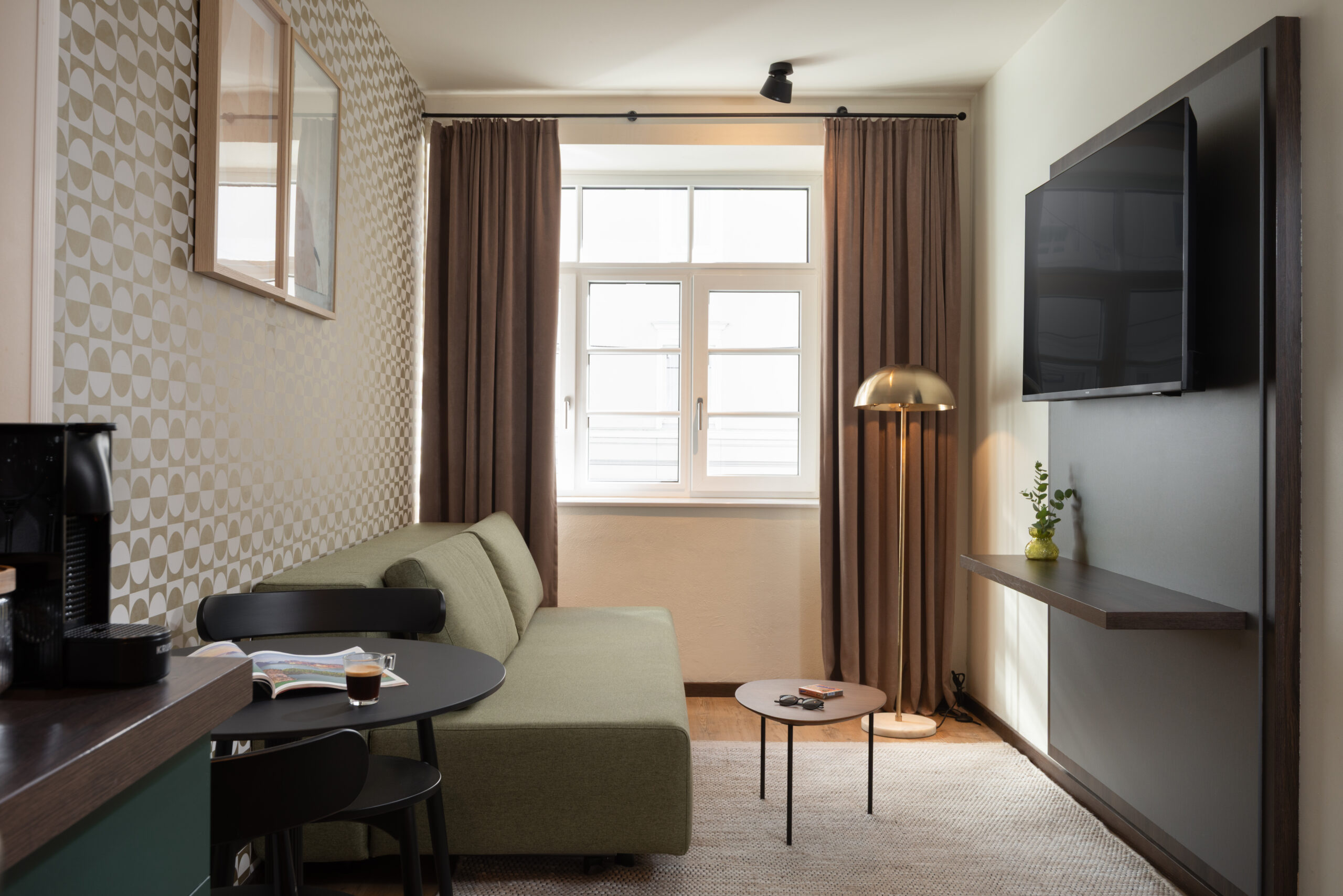Sitting area - Compact One Bedroom Apartment